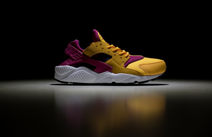 Nike Air Huarache ‘Laser Orange’ – size? Worldwide exclusive Nike Air Huarache ‘Laser Orange’ – size? Worldwide exclusive